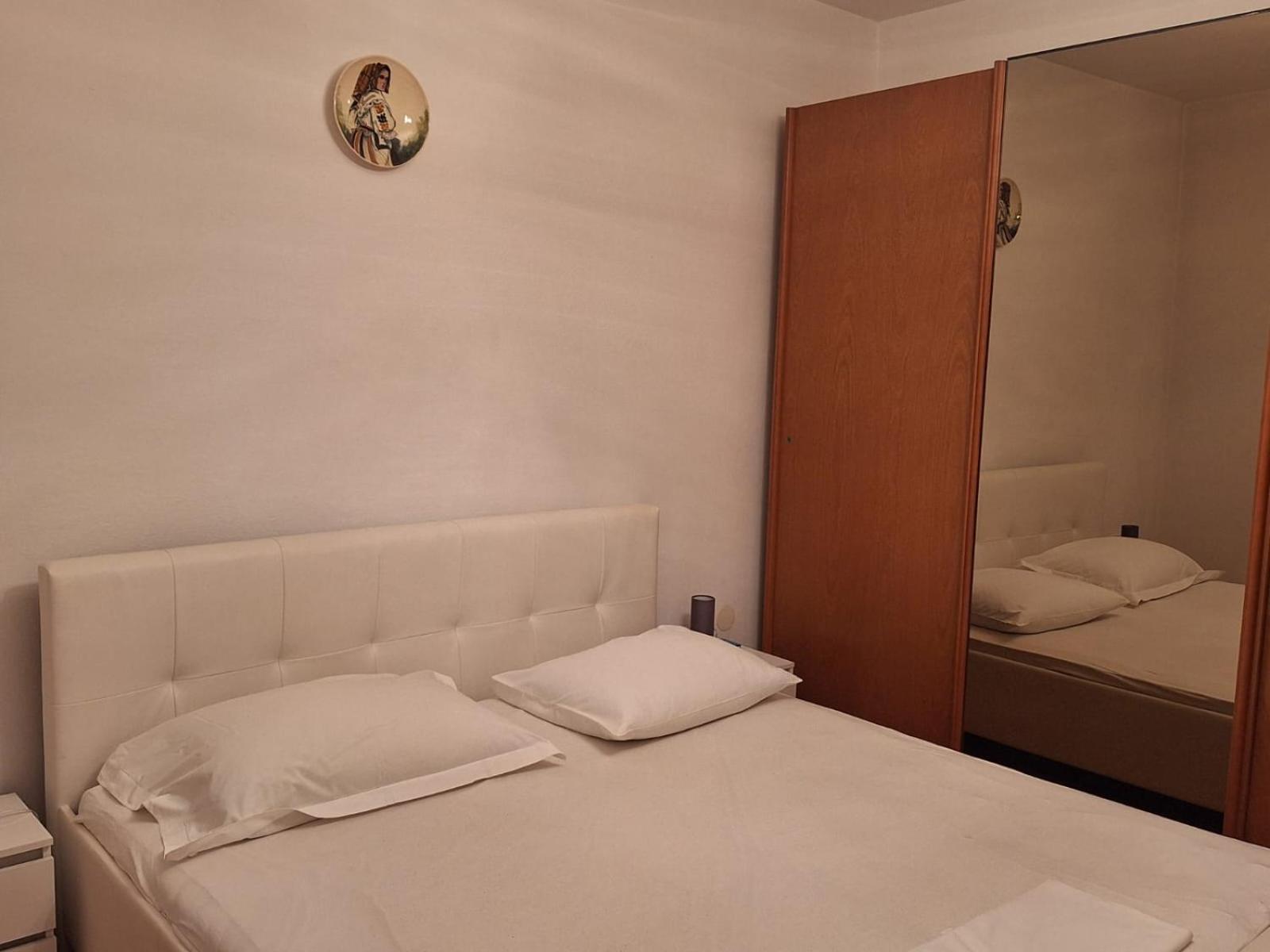 Apartment Hana *